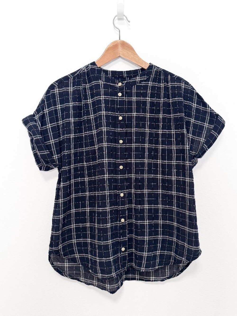 GAP Navy Blue and White Plaid Short Sleeve Button Front Blouse Top Size Small
